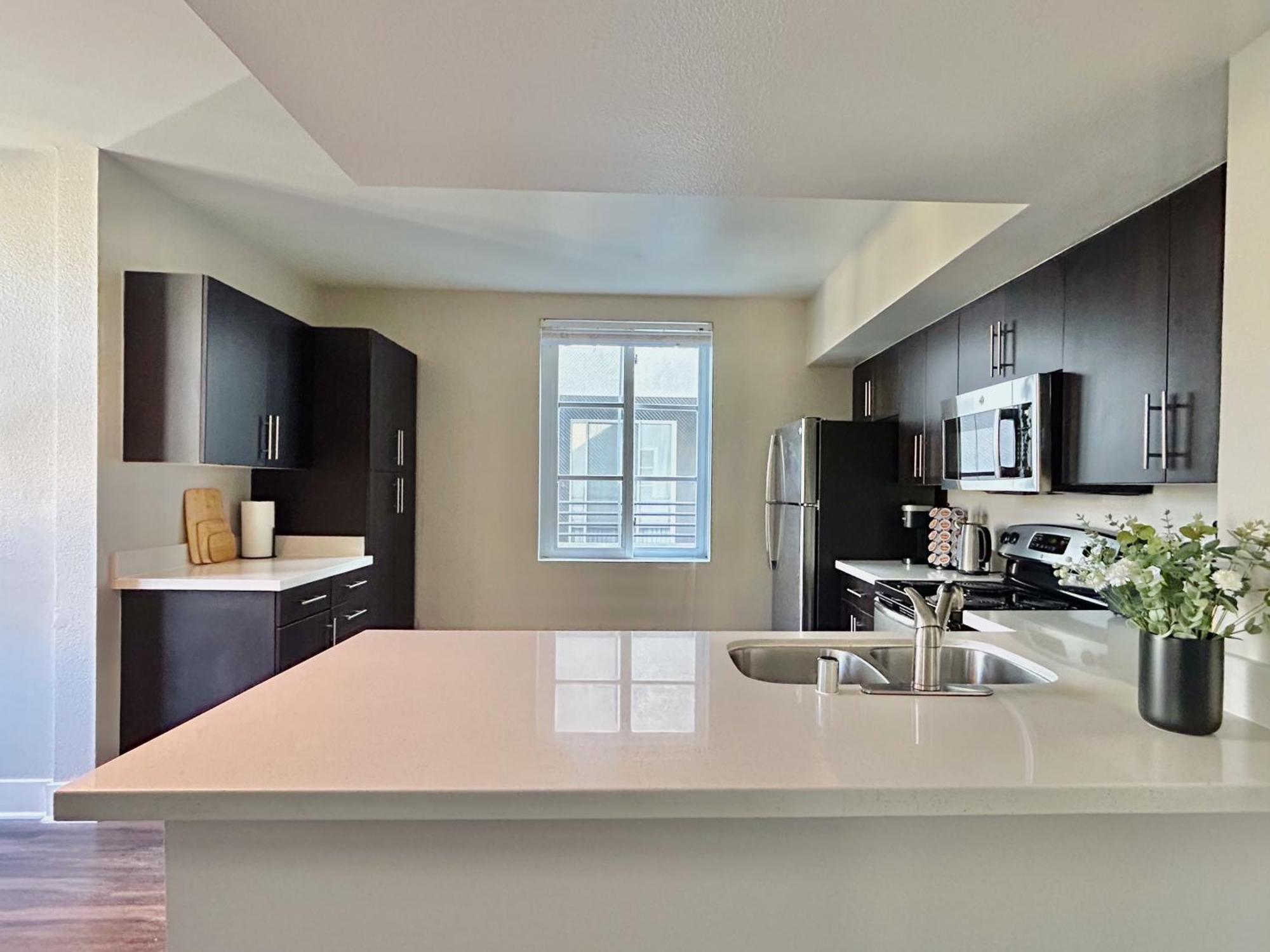 2Bd 2Ba Santa Monica Apartment With Relaxing Pool View Los Angeles Ngoại thất bức ảnh